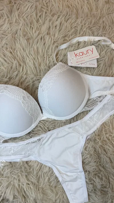 CONJUNTO MICROFIBRA Y PUNTILLA C/LESS KAURY