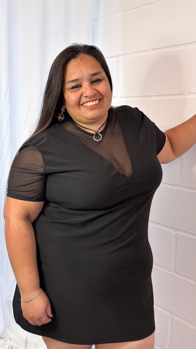 VESTIDO AL CUERPO CON TRANSPARENCIA