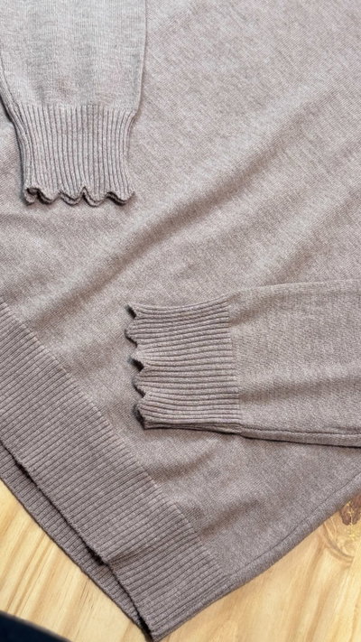 SUETER CON CUELLO TEJIDO 