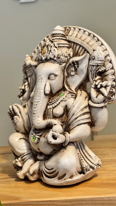 GANESHA CHICA 22CM 
