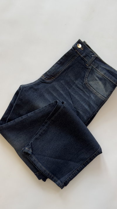 JEANS RECTO ELASTIZADO CON LOCALIZADO OXIDO