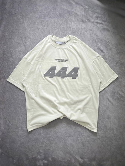 Remera “444” crudo 