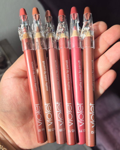 Delineador de labios con sacapuntas