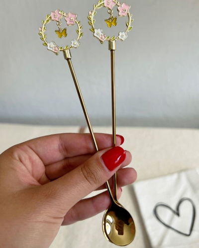 Set x3 cucharitas doradas con flores