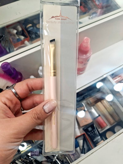 Brocha Angled Brow Brush ParisNight✨️ (pincel para cejas)