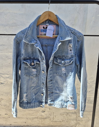 Campera de jean clásica