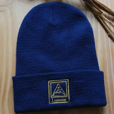 Beanie azul bordado