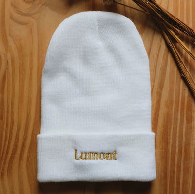 Beanie blanco bordado