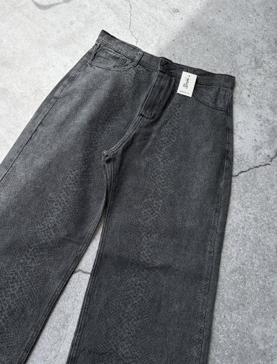 Wide leg reptil negro