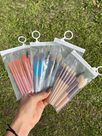 Set de brochitas NAEZ pack x3