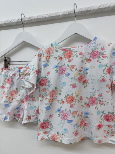 Remera y short flores