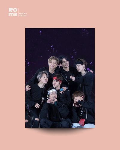 Mini Poster BTS OT7 - En concierto