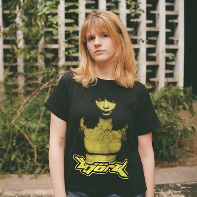 Remera Björk Cropped