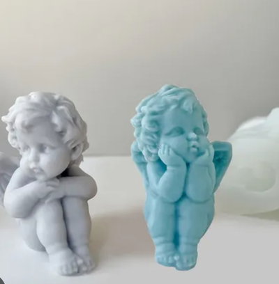 Molde  de silicona Angel con manos en la cara 
