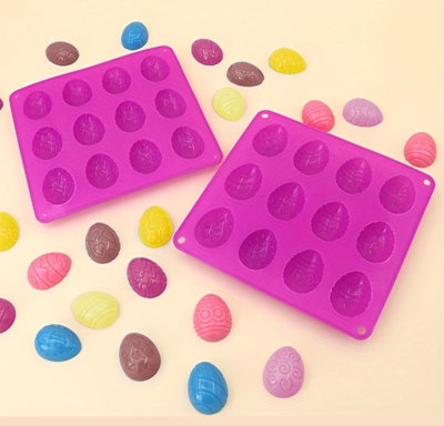 Molde de silicona Huevos decorados x 12