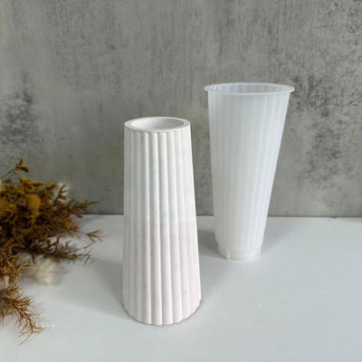 Molde Florero alto rayado 22 cm