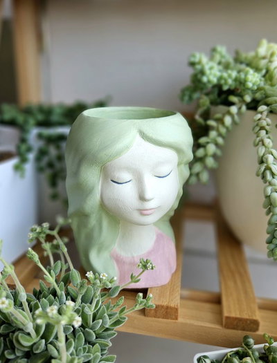 Molde de silicona Maceta o porta brochas Niña con pelo suelto