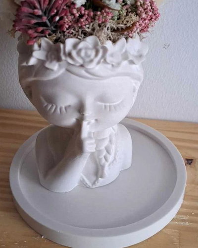 Molde de silicona Maceta niña del silencio