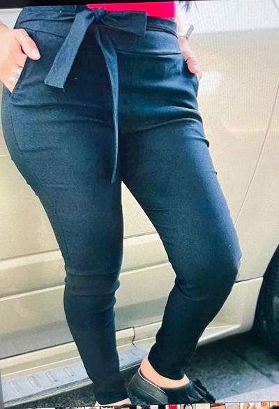 PANTALÓN NEGRO