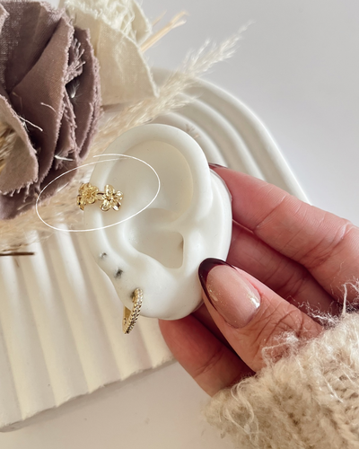 Ear cuff flores