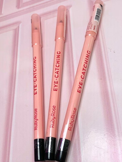 Delineador en carbón Rosa Ruby Rose x3 $1800 c/u