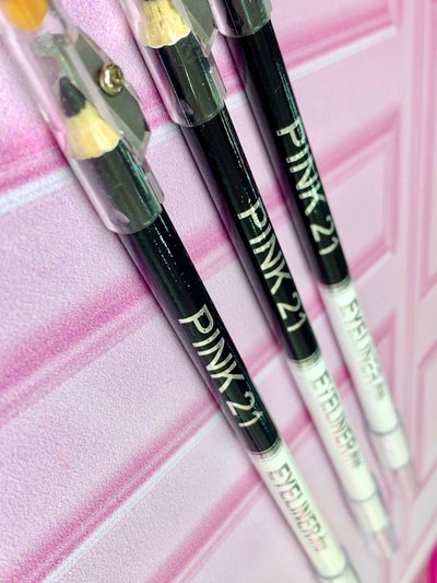 Delineador lapiz doble (negro-blanco) x3 $1000 c/u