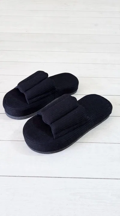 Pantufla De Morley Cruzada Negra