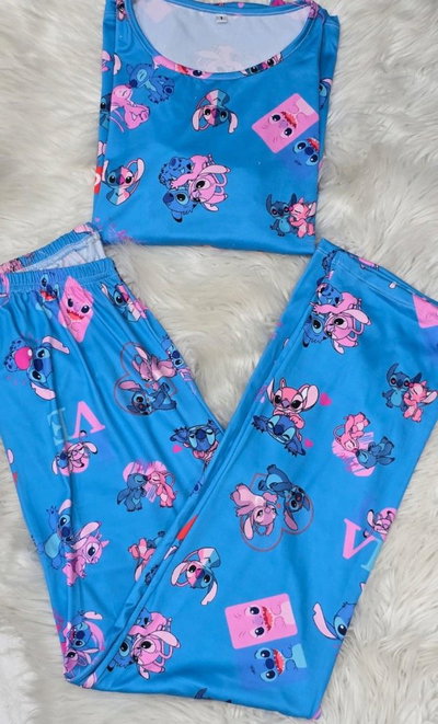 Stitch y Angela Love