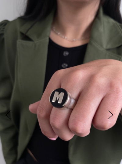 ANILLO ÓNIX INICIAL PLATA 925