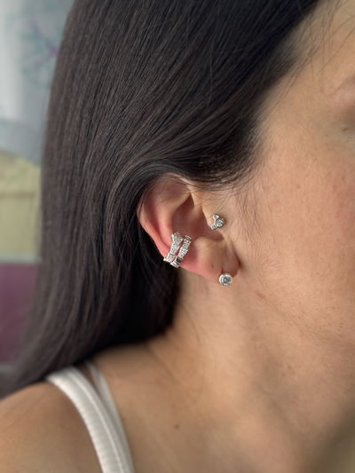 EARCUFF SILVER GIACO ACERO QUIRURGICO BLANCO