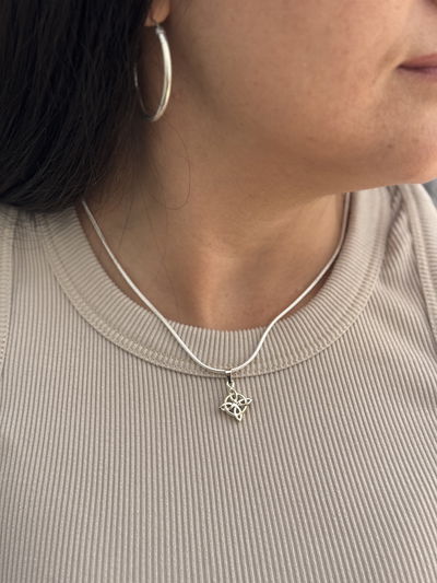 COLLAR NUDO DE BRUJA ACERO BLANCO