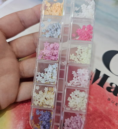 Aplique para uñas Flor sakura de varios colores