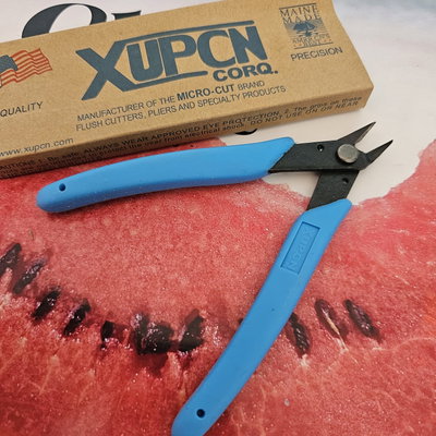 Alicate para retirar apliques y strass - Xuron