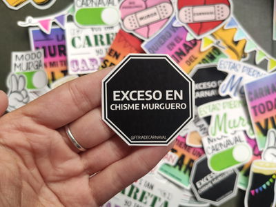 Exceso en Chisme Murguero | Sticker
