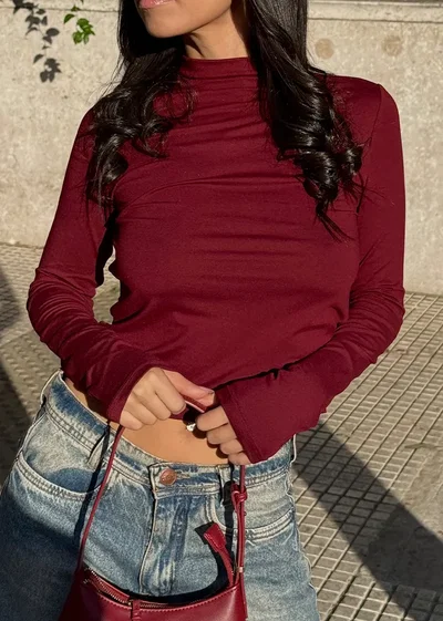 Remera modal soft cuello Perkins mangas larga