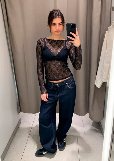 Remera encaje cuello bote mangas larga