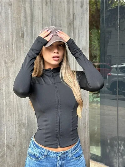 Campera de Lycra Negra