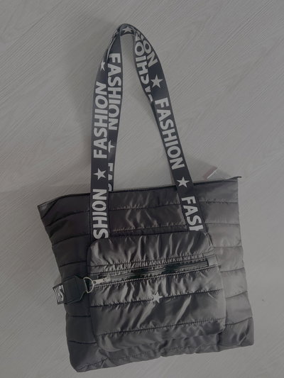 Bolso tote puffer tira 