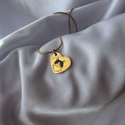 Pulsera Corazón con Grabado Dorada