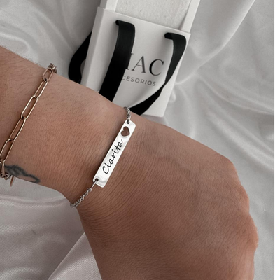Pulsera barra y corazón con Grabado