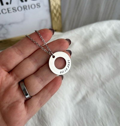 Collar Circular con Grabado