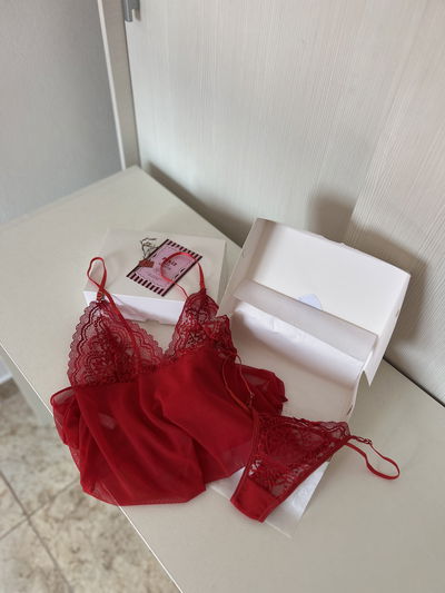 Box 1 camisolín + less