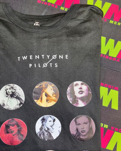 REMERA TAYLOR + TWENTY ONE PILOTS: BLURRYFACE ERAS