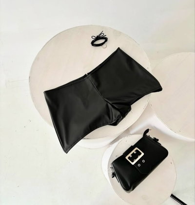 Shorts Tiro Bajo Ecocuero 