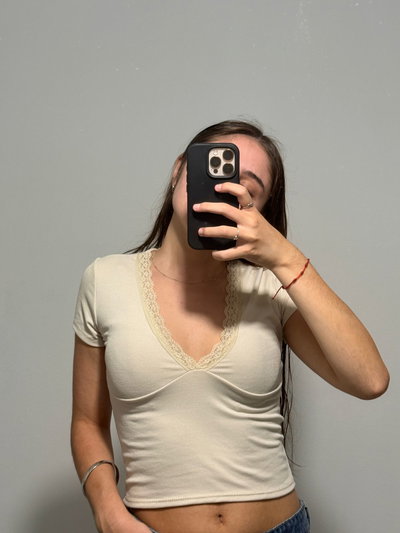 Remera de Morley Escote V c/Puntilla 