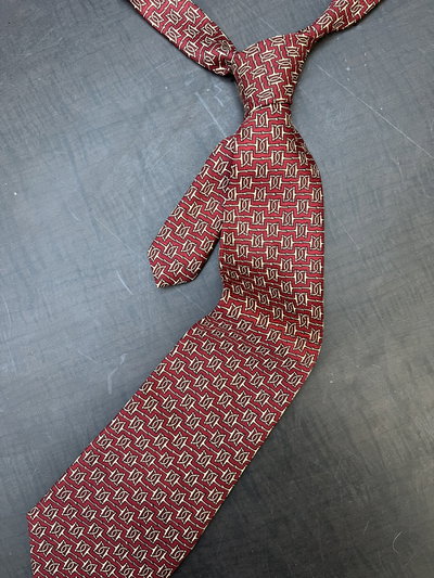 Corbata bordó