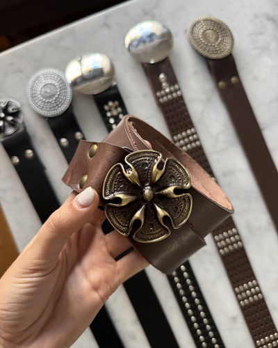 Cinturón orquídea marrón