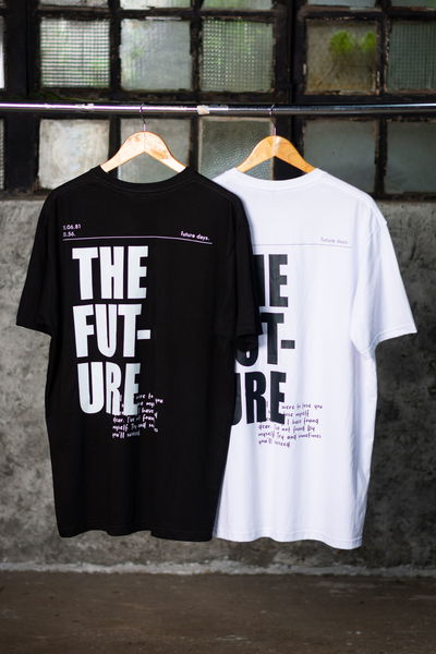 Remera over FUTURE