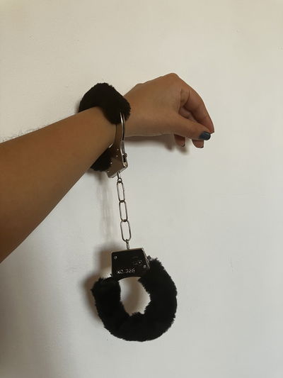 Esposas metálicas con peluche