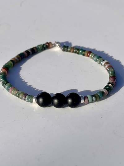 “Trinidad Ancestral” – Pulsera de Protección y Fuerza Interior